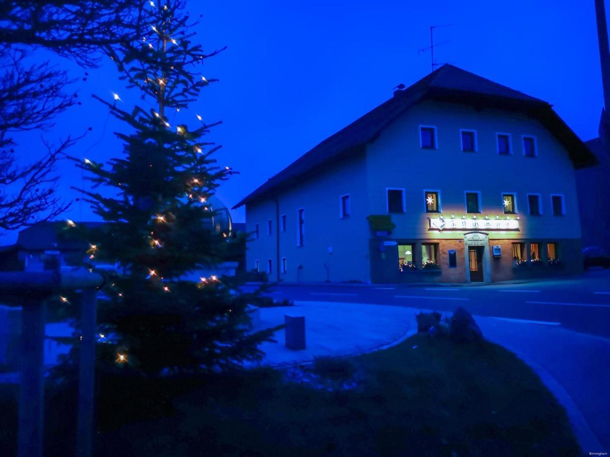 Ferien- Und Businesswohnung Relax Im Ersten Stock Sonnen Esterno foto