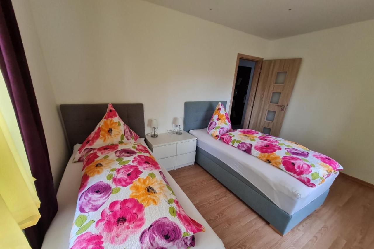 Ferien- Und Businesswohnung Relax Im Ersten Stock Sonnen Esterno foto