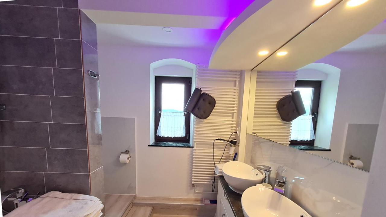 Ferien- Und Businesswohnung Relax Im Ersten Stock Sonnen Esterno foto