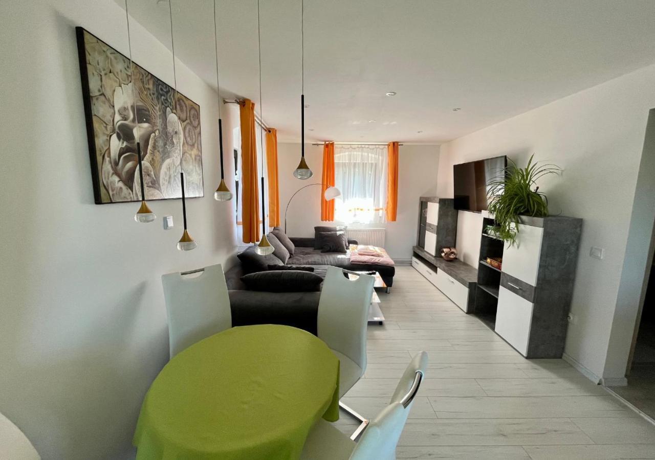 Ferien- Und Businesswohnung Relax Im Ersten Stock Sonnen Esterno foto