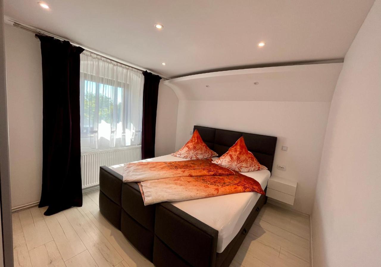 Ferien- Und Businesswohnung Relax Im Ersten Stock Sonnen Esterno foto