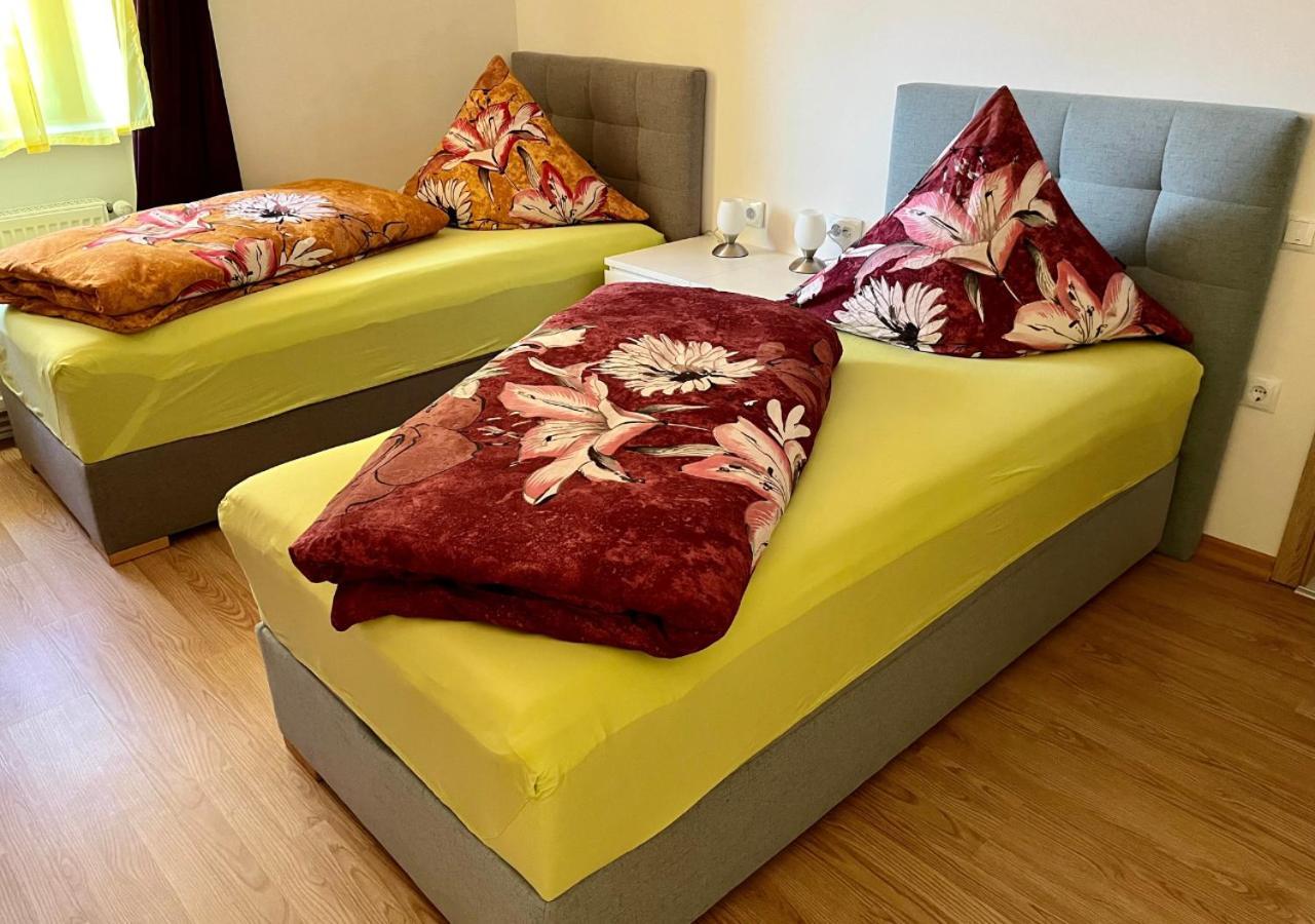 Ferien- Und Businesswohnung Relax Im Ersten Stock Sonnen Esterno foto